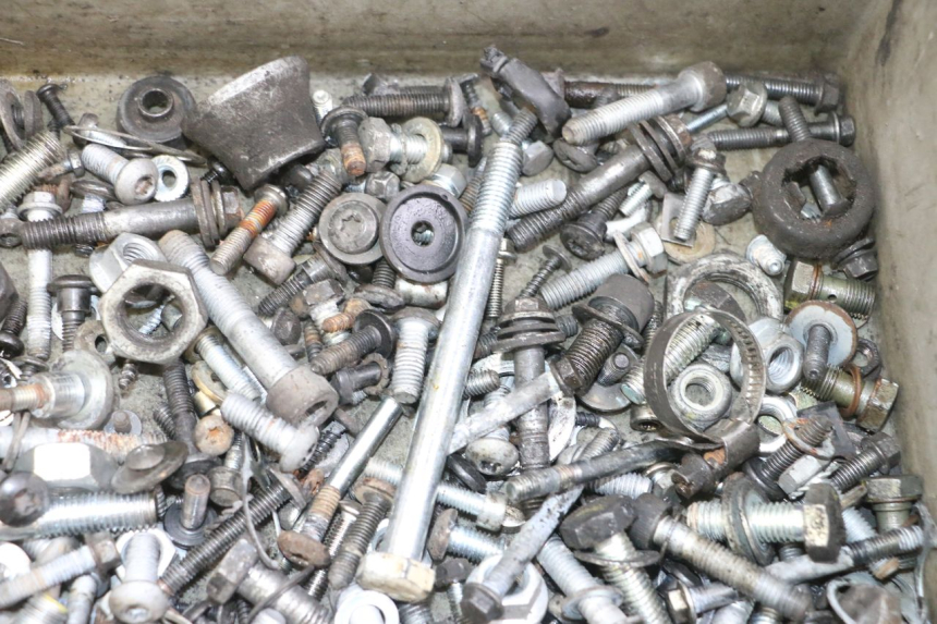 photo de TORNILLOS PIAGGIO MP3 LT 300 (2010 - 2016) - Primer plano técnico