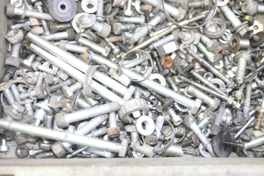 photo de TORNILLOS PIAGGIO MP3 LT 300 (2010 - 2016) - Otra perspectiva