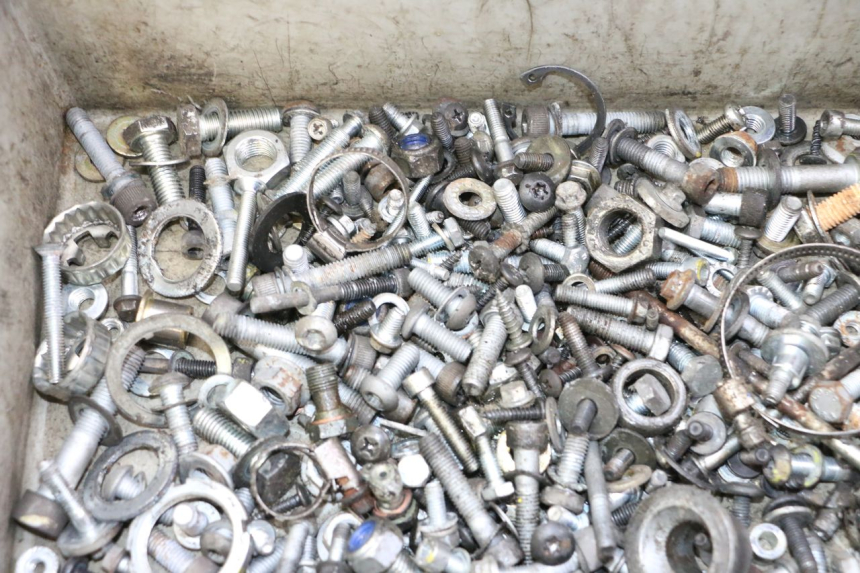 photo de TORNILLOS PIAGGIO MP3 LT 300 (2010 - 2016) - Otra perspectiva