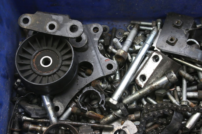 photo de BOLSA DE TORNILLERÍA TORNILLO PIAGGIO MP3 RL 250 (2006 - 2010) - Primer plano técnico