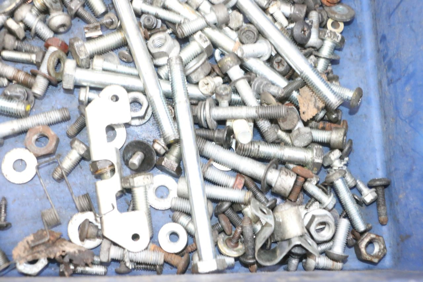 photo de TORNILLOS PIAGGIO MP3 125 (2006 - 2014) - Otra perspectiva