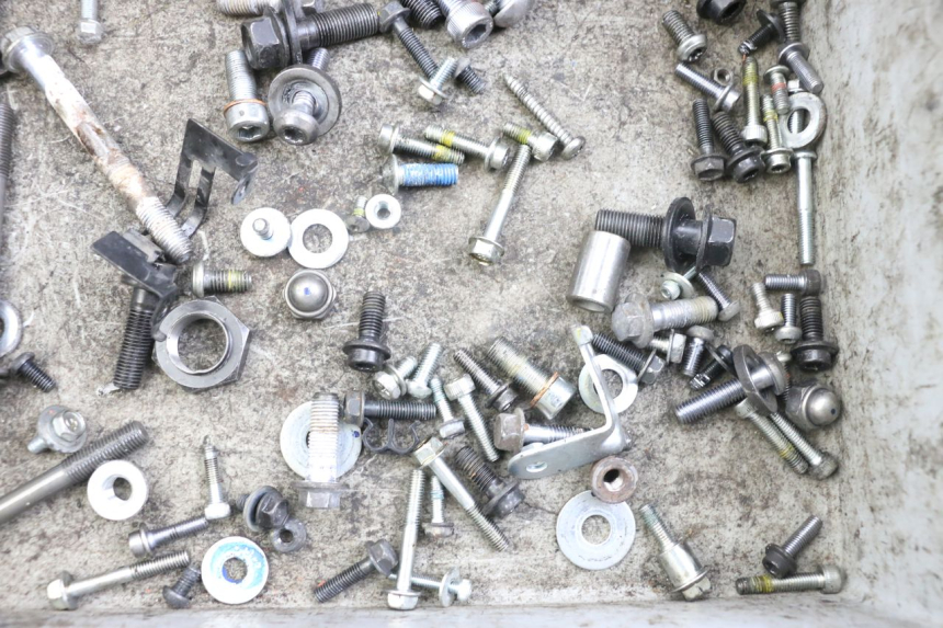 photo de BOLSA DE TORNILLERÍA TORNILLO YAMAHA MT-07 MT07 ABS 700 (2014 - 2017) - Zoom estado de uso