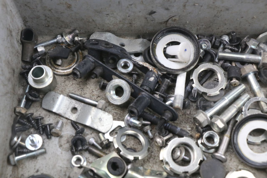 photo de TORNILLOS MBK MW TRYPTIK 125 (2017 - 2022) - Primer plano técnico