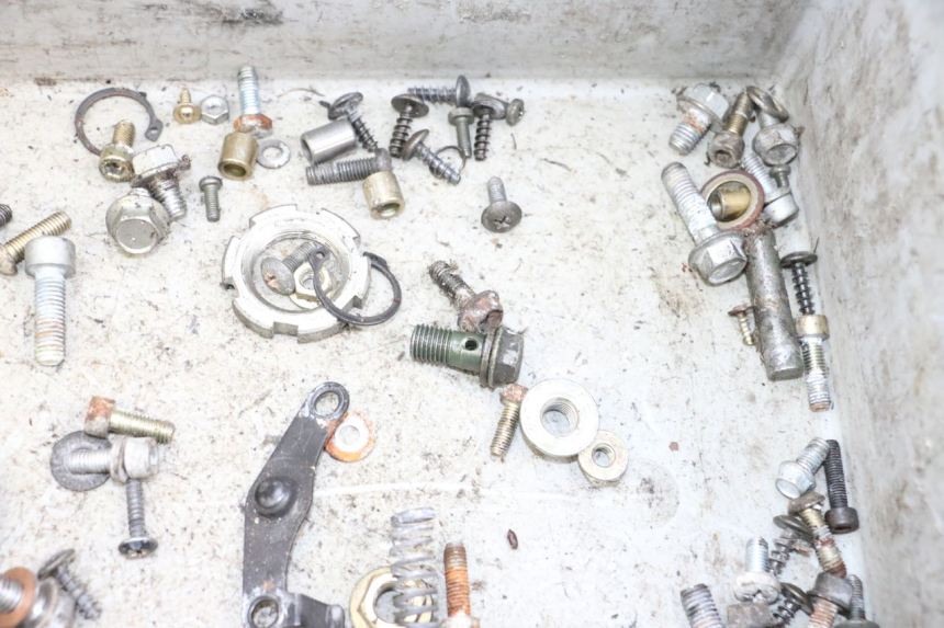 photo de TORNILLOS YAMAHA NEO'S NEOS 2T 50 (1998 - 2007) - Otra perspectiva