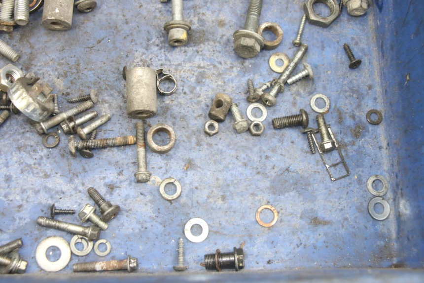 photo de BOLSA DE TORNILLERÍA TORNILLO PIAGGIO NEW TYPHOON 50 (2018 - 2021) - Zoom estado de uso