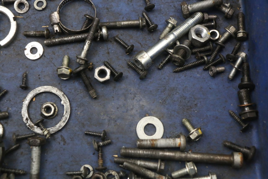 photo de BOLSA DE TORNILLERÍA TORNILLO PIAGGIO NEW TYPHOON 50 (2018 - 2021) - Primer plano técnico