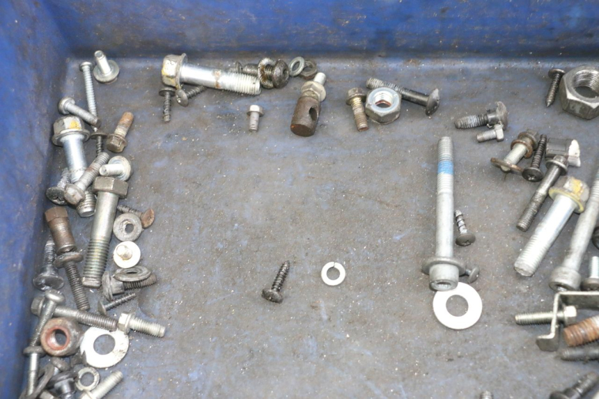 photo de BOLSA DE TORNILLERÍA TORNILLO PIAGGIO NEW TYPHOON 50 (2018 - 2021) - Zoom estado de uso