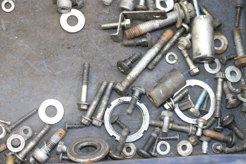 photo de BOLSA DE TORNILLERÍA TORNILLO PIAGGIO NEW TYPHOON 50 (2018 - 2021) - Primer plano técnico