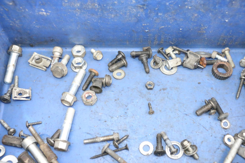 photo de BOLSA DE TORNILLERÍA TORNILLO PIAGGIO NEW TYPHOON 50 (2018 - 2021) - Zoom estado de uso