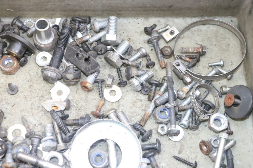 photo de TORNILLOS GILERA NEXUS 125 (2009 - 2013) - Otra perspectiva