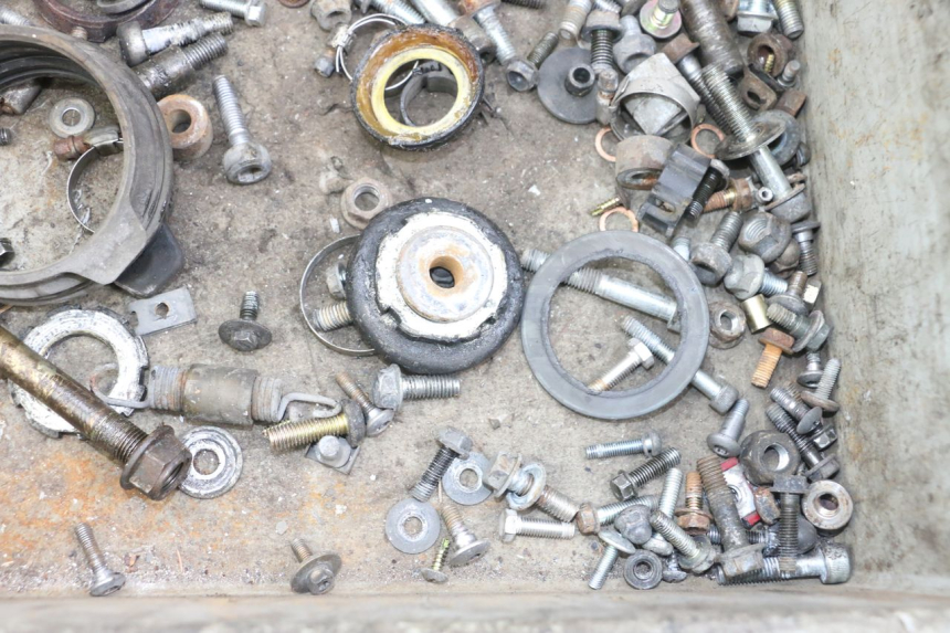 photo de BOLSA DE TORNILLERÍA TORNILLO HONDA NTV DEAUVILLE 650 (1998 - 2001) - Zoom estado de uso