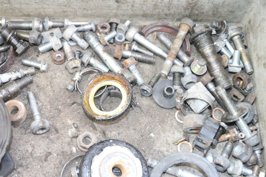 photo de BOLSA DE TORNILLERÍA TORNILLO HONDA NTV DEAUVILLE 650 (1998 - 2001) - Otra perspectiva