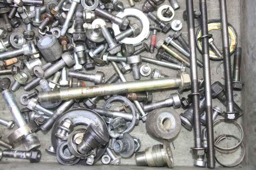 photo de TORNILLOS HONDA NTV DEAUVILLE 650 (2001 - 2006) - Primer plano técnico