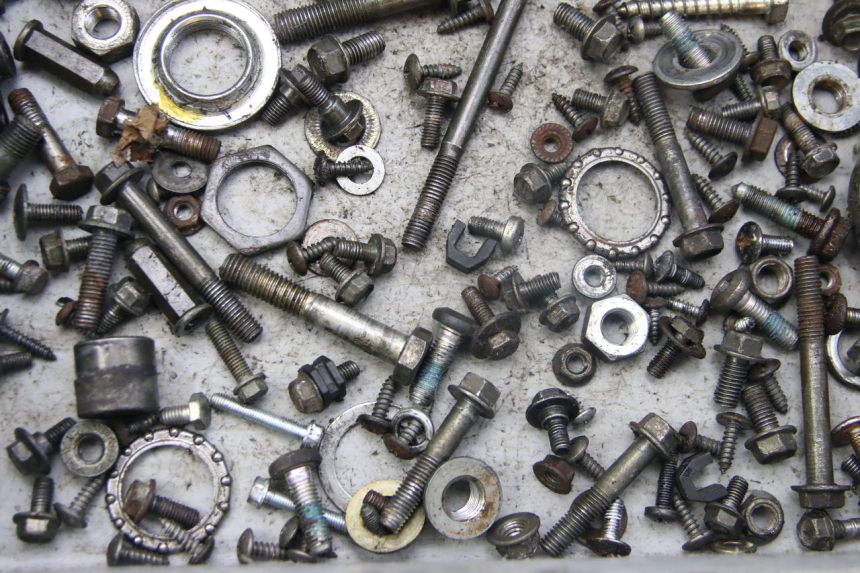 photo de BOLSA DE TORNILLERÍA TORNILLO SELECT UP OCTALIS 125 (2007 - 2012) - Zoom estado de uso