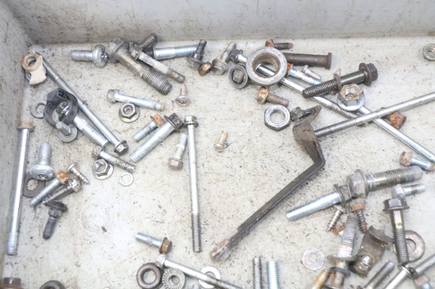 photo de BOLSA DE TORNILLERÍA TORNILLO JM MOTORS OLDIES 4T 50 (2010 - 2020) - Otra perspectiva