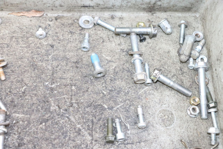 photo de BOLSA DE TORNILLERÍA JM MOTORS OLDIES GT 4T 50 (2018 - 2025) - Otra perspectiva