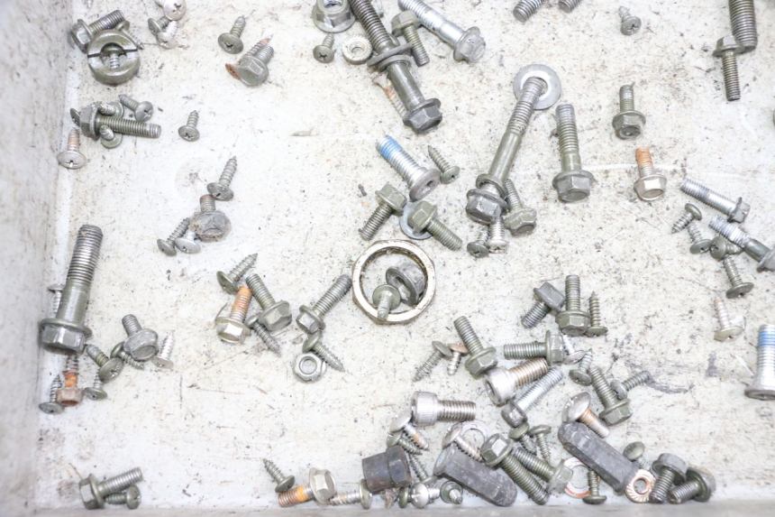 photo de BOLSA DE TORNILLERÍA JM MOTORS OLDIES GT 4T 50 (2018 - 2025) - Otra perspectiva