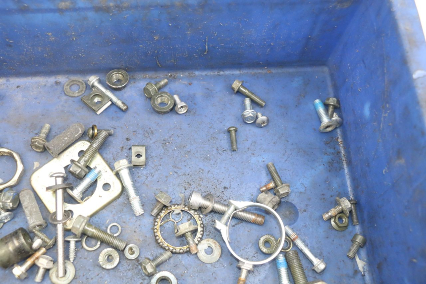 photo de BOLSA DE TORNILLERÍA TORNILLO JM MOTORS OLDIES RS 4T 50 (2021 - 2024) - Otra perspectiva