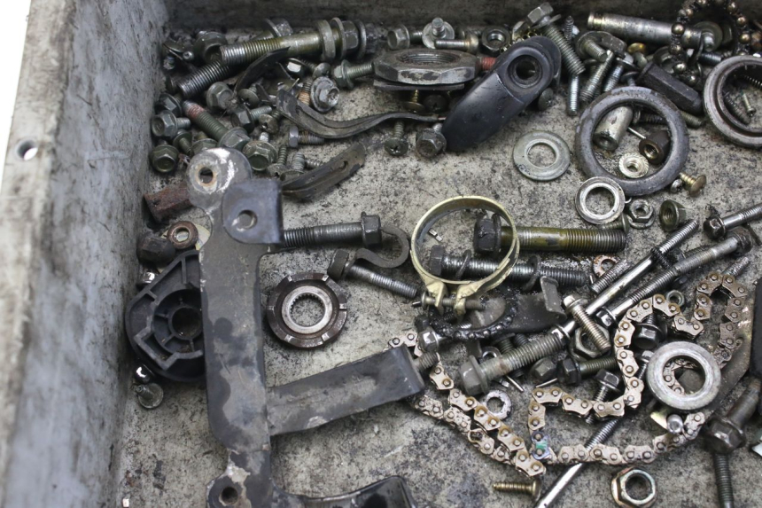 photo de BOLSA DE TORNILLERÍA TORNILLO SYM ORBIT 2 4T 50 (2018 - 2022) - Zoom estado de uso