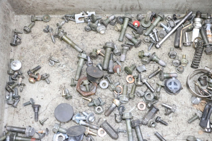 photo de BOLSA DE TORNILLERÍA TORNILLO SYM ORBIT III 3 4T 50 (2018 - 2021) - Zoom estado de uso