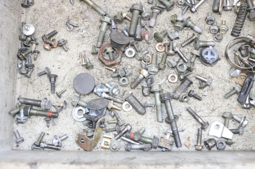 photo de BOLSA DE TORNILLERÍA TORNILLO SYM ORBIT III 3 4T 50 (2018 - 2021) - Otra perspectiva