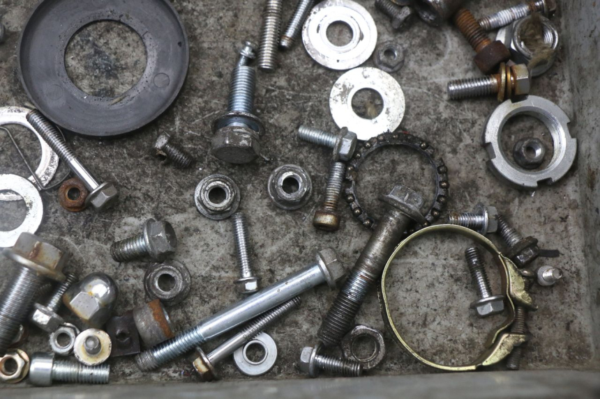 photo de CARENADO TORNILLOS ASTOR ORCAL 125 (2015 - 2017) - Primer plano técnico