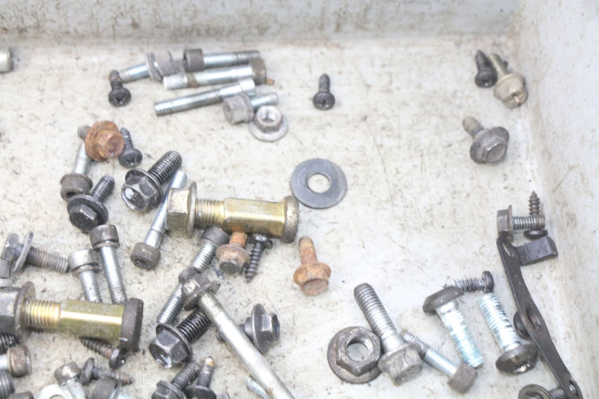 photo de BOLSA DE TORNILLERÍA TORNILLO MBK OVETTO 2T 50 (2007 - 2017) - Otra perspectiva