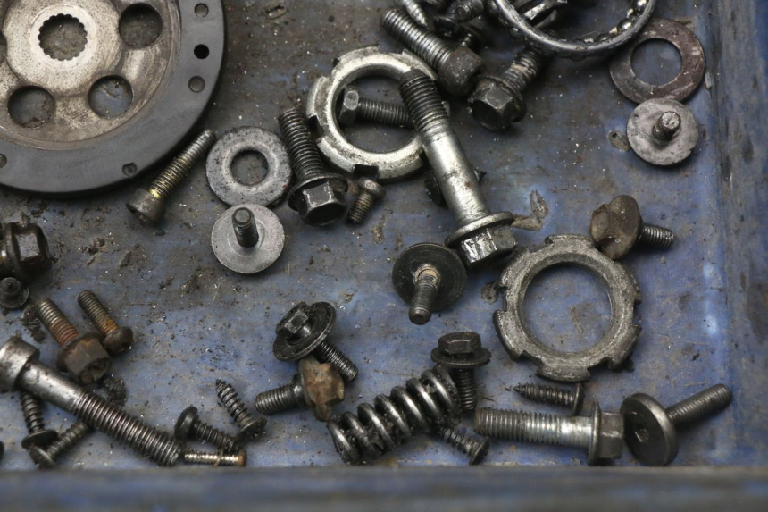 photo de BOLSA DE TORNILLERÍA TORNILLO MBK OVETTO 2T 50 (2007 - 2017) - Primer plano técnico