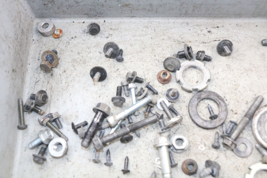 photo de TORNILLOS MBK OVETTO 4T 50 (2008 - 2016) - Otra perspectiva