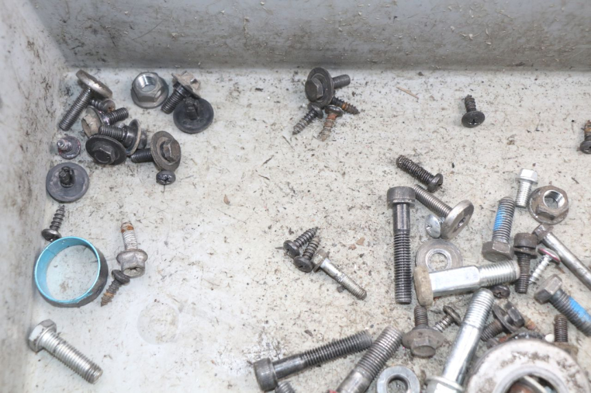 photo de TORNILLOS MBK OVETTO ONE 2T 50 (2013 - 2017) - Otra perspectiva