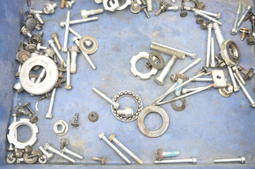 photo de BOLSA DE TORNILLERÍA TORNILLO MBK OVETTO 50 (1998 - 2007) - Zoom estado de uso