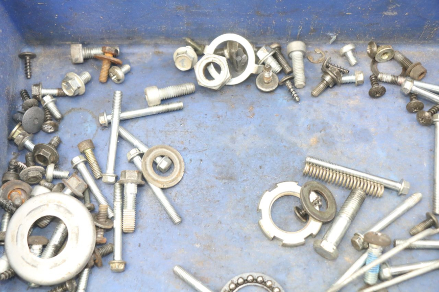 photo de BOLSA DE TORNILLERÍA TORNILLO MBK OVETTO 50 (1998 - 2007) - Otra perspectiva