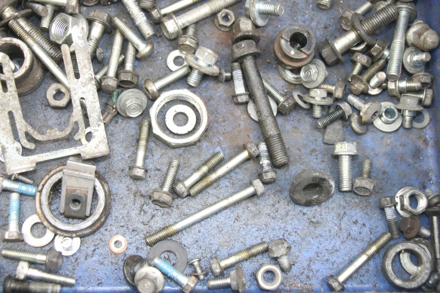 photo de BOLSA DE TORNILLERÍA TORNILLO HONDA PCX (JF28) 125 (2009 - 2011) - Zoom estado de uso