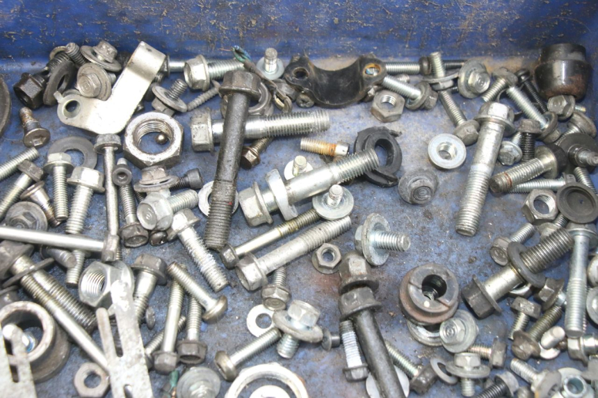 photo de BOLSA DE TORNILLERÍA TORNILLO HONDA PCX (JF28) 125 (2009 - 2011) - Otra perspectiva