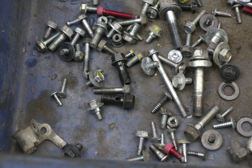 photo de BOLSA DE TORNILLERÍA TORNILLO HONDA PCX (JF47) 125 (2012 - 2013) - Otra perspectiva