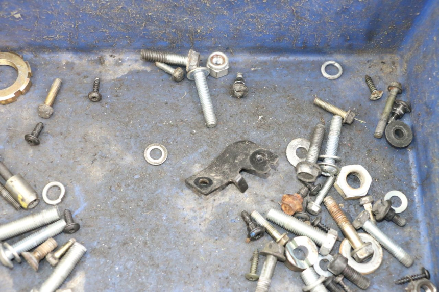 photo de BOLSA DE TORNILLERÍA TORNILLO PEUGEOT CITYSTAR 50 (2013 - 2017) - Otra perspectiva