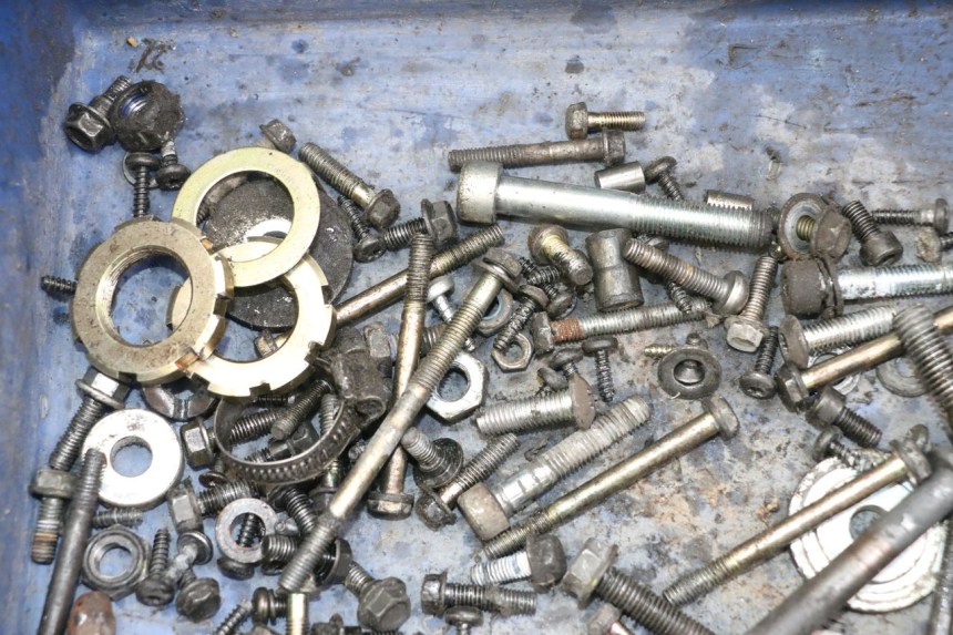 photo de BOLSA DE TORNILLERÍA TORNILLO PEUGEOT KISBEE 2T 50 (2010 - 2017) - Zoom estado de uso