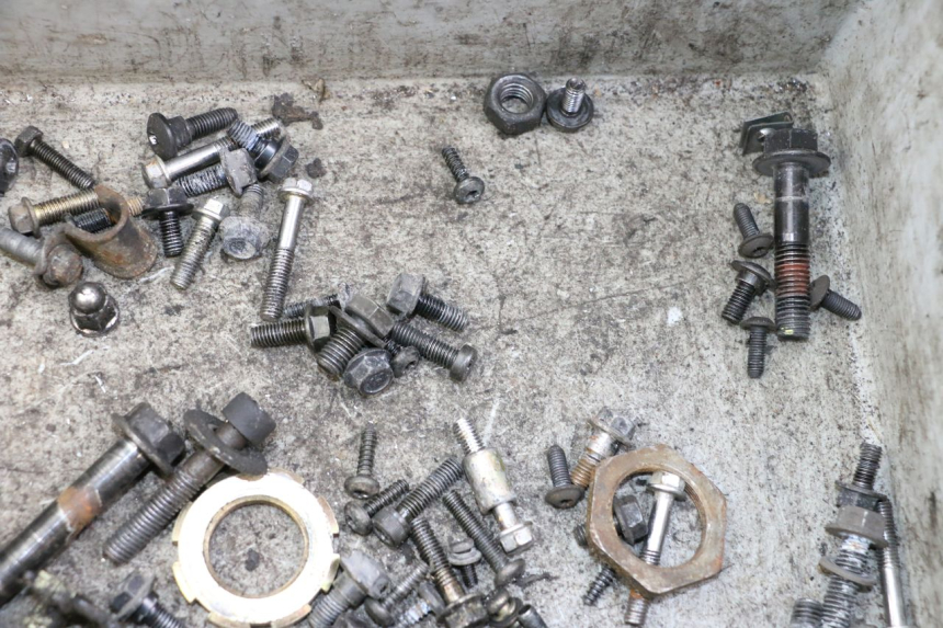 photo de BOLSA DE TORNILLERÍA TORNILLO PEUGEOT KISBEE 4T 50 (2010 - 2017) - Otra perspectiva