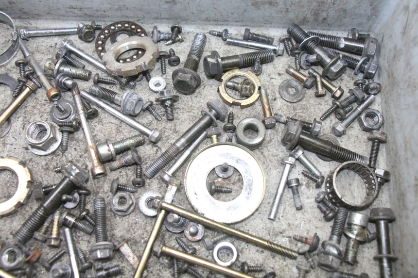 photo de TORNILLOS PEUGEOT VIVACITY 125 (2010 - 2017) - Zoom estado de uso