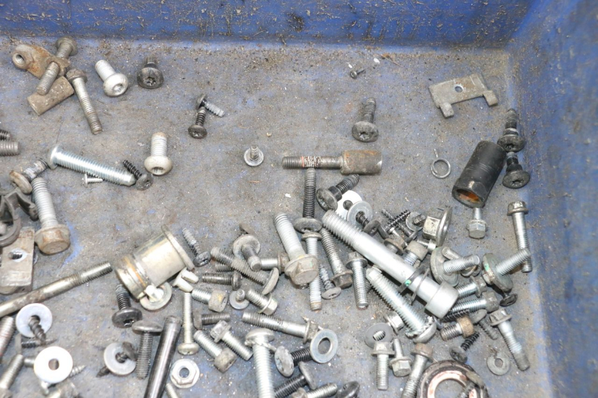 photo de TORNILLOS PIAGGIO LIBERTY IGET 4T 50 (2021 - 2025) - Otra perspectiva