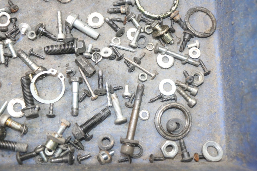 photo de BOLSA DE TORNILLERÍA TORNILLO PIAGGIO NEW TYPHOON 50 (2010 - 2017) - Primer plano técnico