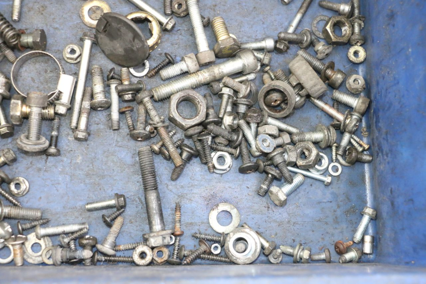 photo de TORNILLOS PIAGGIO VESPA GRANTURISMO 200 (2004 - 2005) - Otra perspectiva