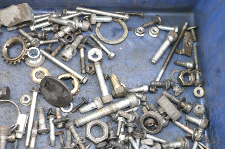 photo de TORNILLOS PIAGGIO VESPA GRANTURISMO 200 (2004 - 2005) - Primer plano técnico