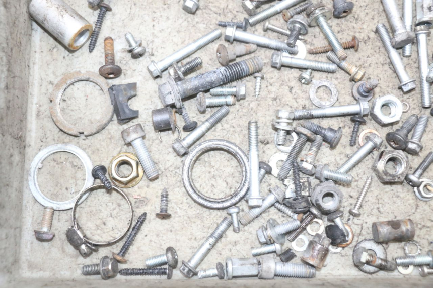 photo de BOLSA DE TORNILLERÍA TORNILLO PIAGGIO VESPA LX 2T 50 (2005 - 2013) - Otra perspectiva