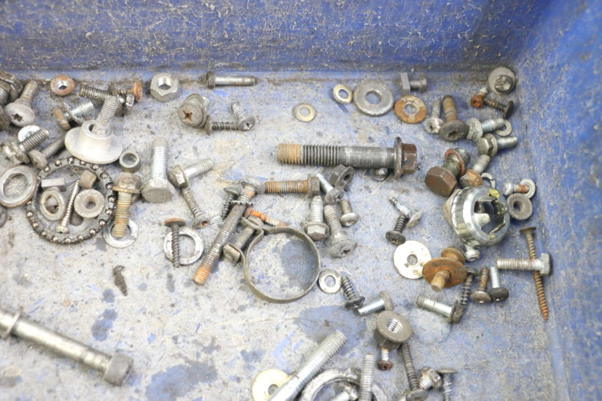 photo de BOLSA DE TORNILLERÍA TORNILLO PIAGGIO VESPA LX 2T 50 (2005 - 2013) - Otra perspectiva