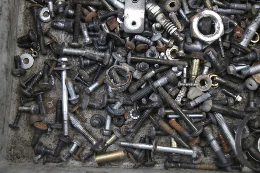 photo de BOLSA DE TORNILLERÍA TORNILLO PIAGGIO X8 125 (2004 - 2007) - Otra perspectiva