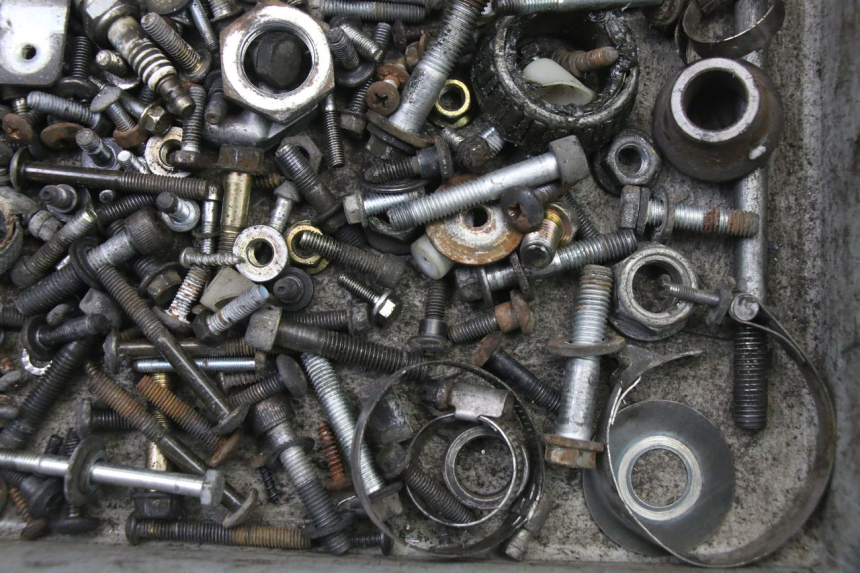 photo de BOLSA DE TORNILLERÍA TORNILLO PIAGGIO X8 125 (2004 - 2007) - Primer plano técnico