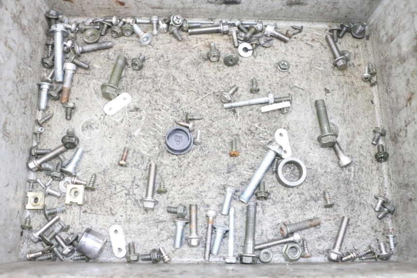 photo de TORNILLOS EFUN PUSA 1 - Vista principal