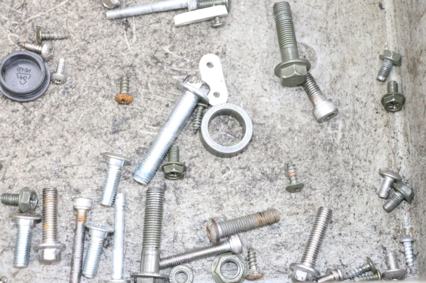 photo de TORNILLOS EFUN PUSA 1 - Zoom estado de uso