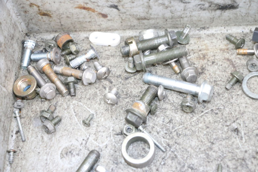 photo de TORNILLOS EFUN PUSA 1 - Primer plano técnico